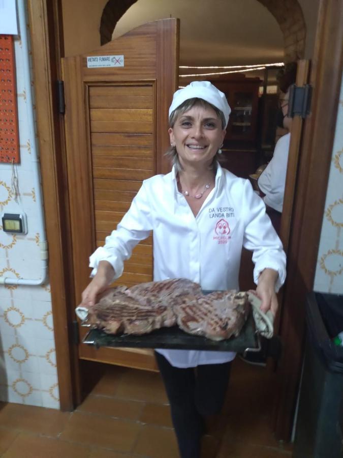 Albergo Ristorante Da Vestro Monticiano Exterior photo