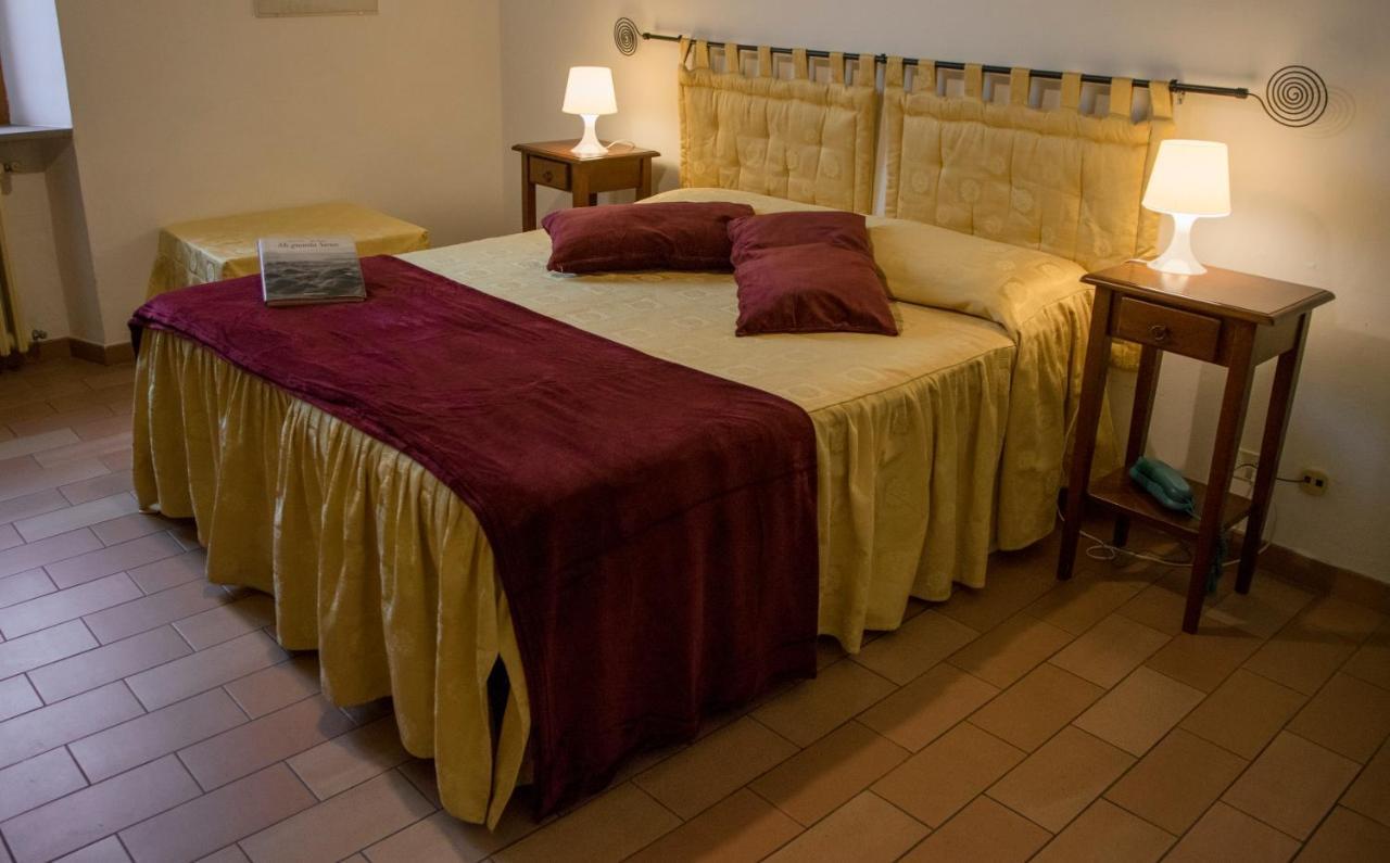 Albergo Ristorante Da Vestro Monticiano Exterior photo